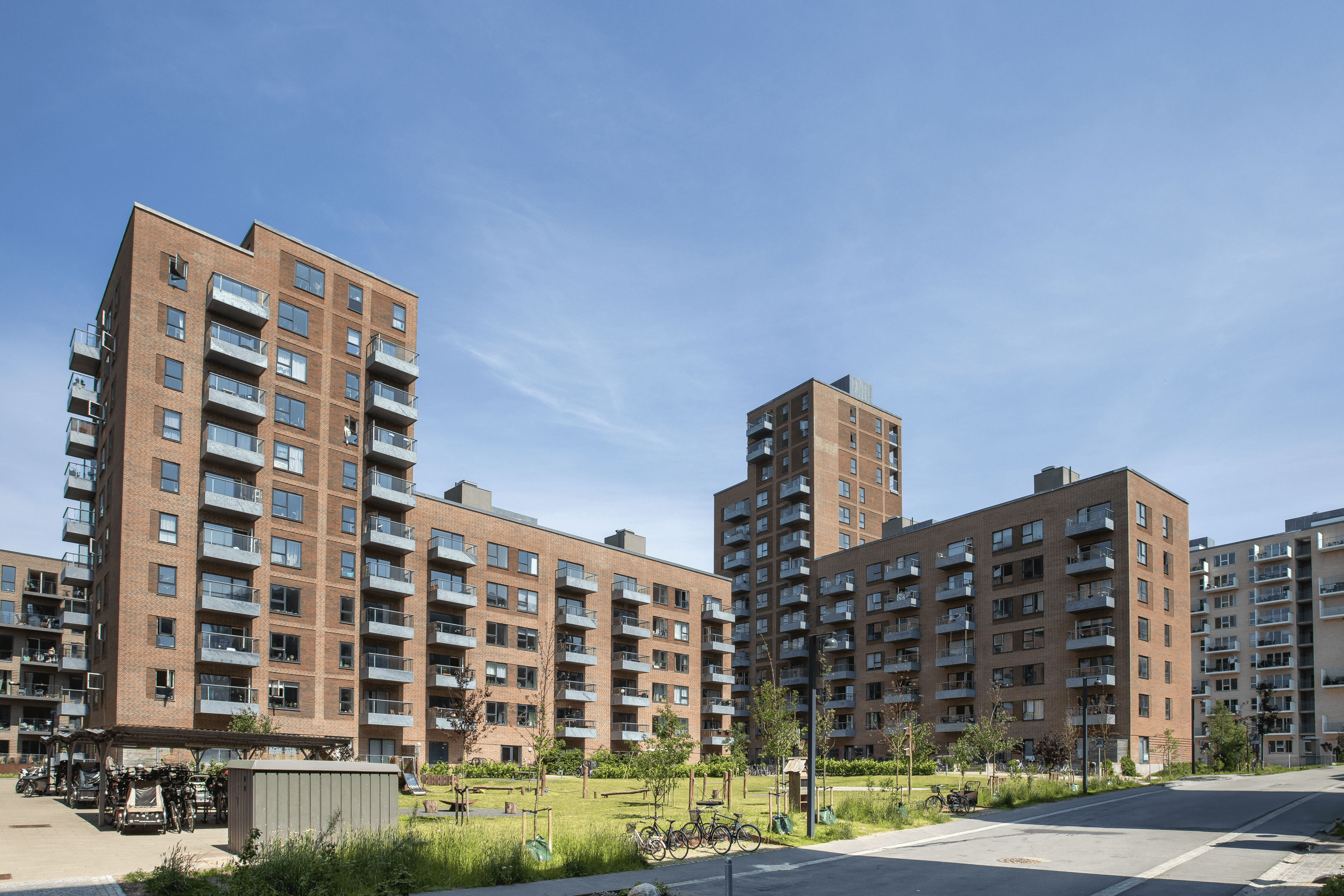 Elsehus façade and courtyard area