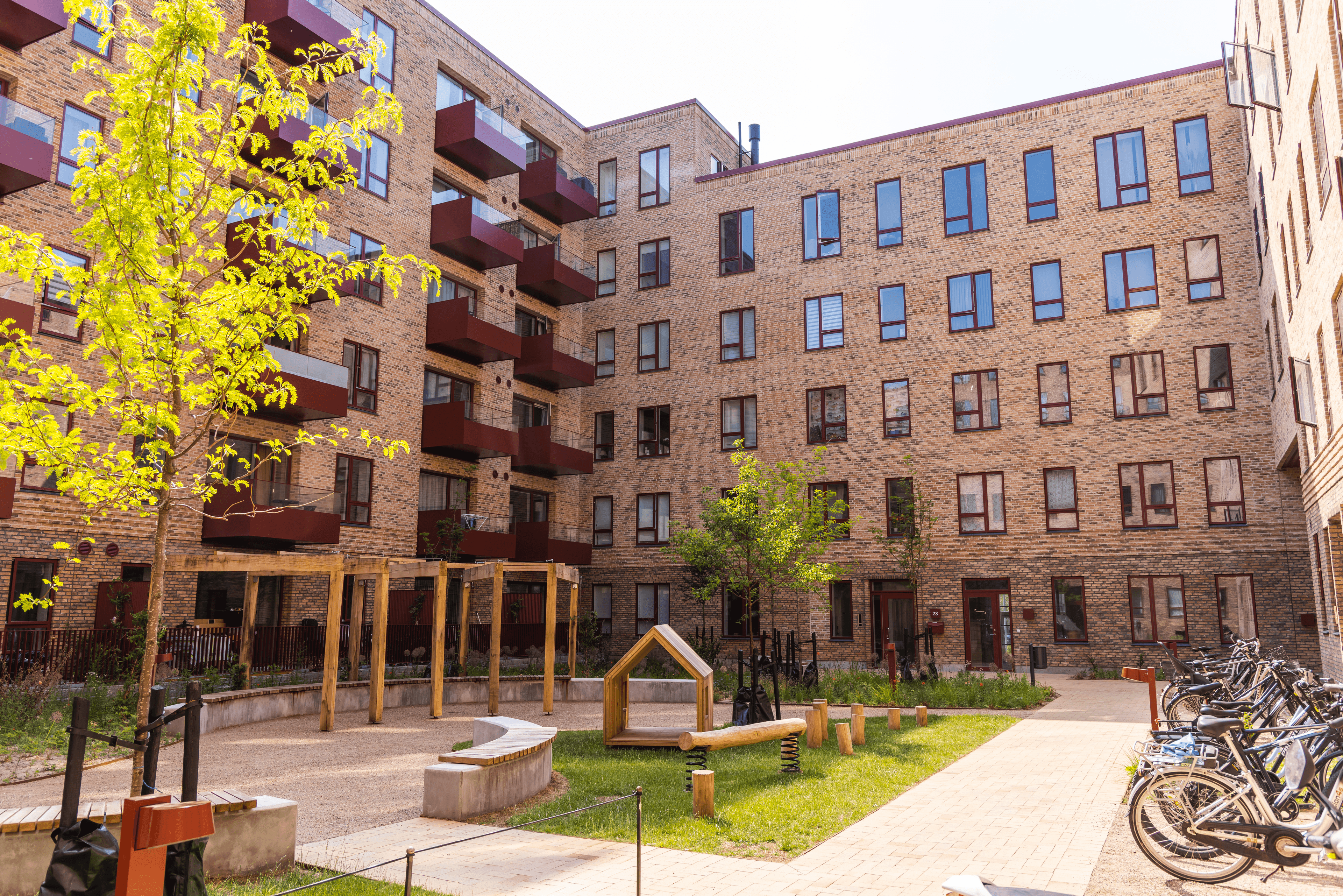 Photo of the courtyard area at the Rubinhaven property in Høje Taastrup