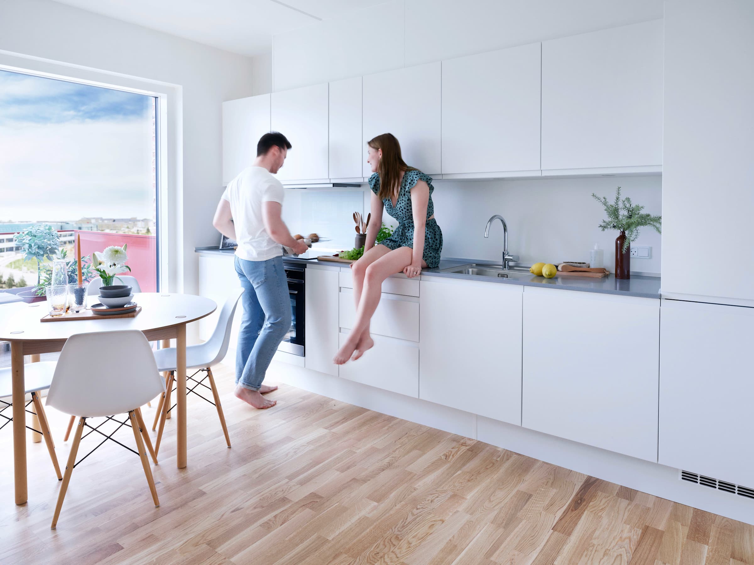 3 store soveværelser samt stue med vestvendt altan 0