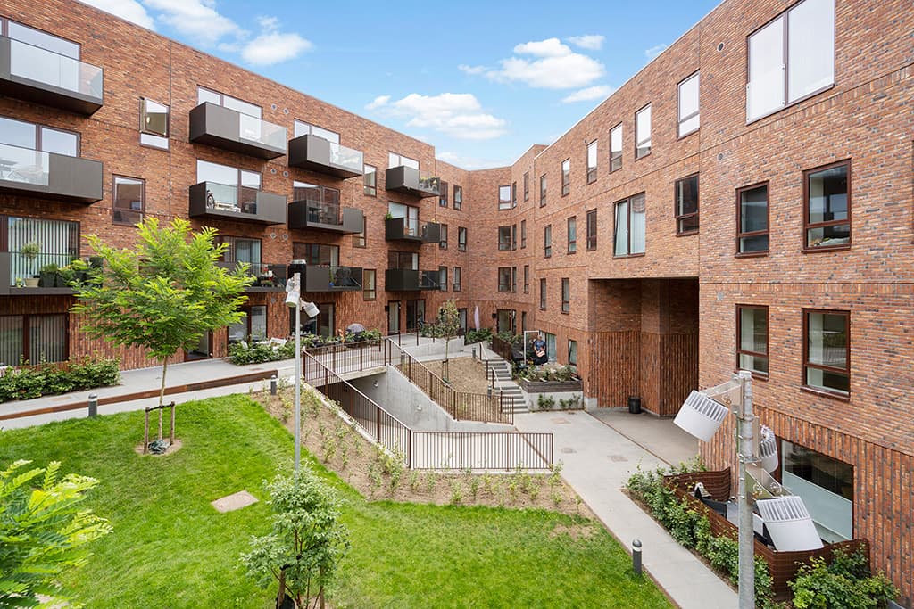 Stor 3 værelses lejlighed på øverste etage med solrig altan 1